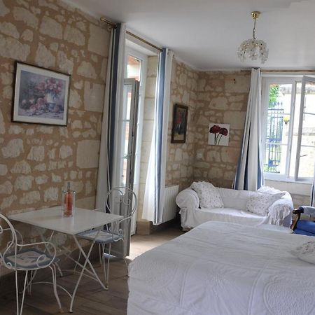 Petite Maison Des Roses - Gite 2 Personnes Brain-sur-Allonnes المظهر الخارجي الصورة